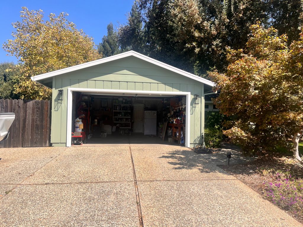 Finished Dryrot and siding repair