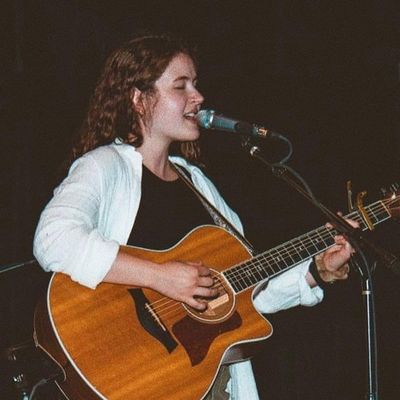 Avatar for Alison Albrecht | Singer + Performer