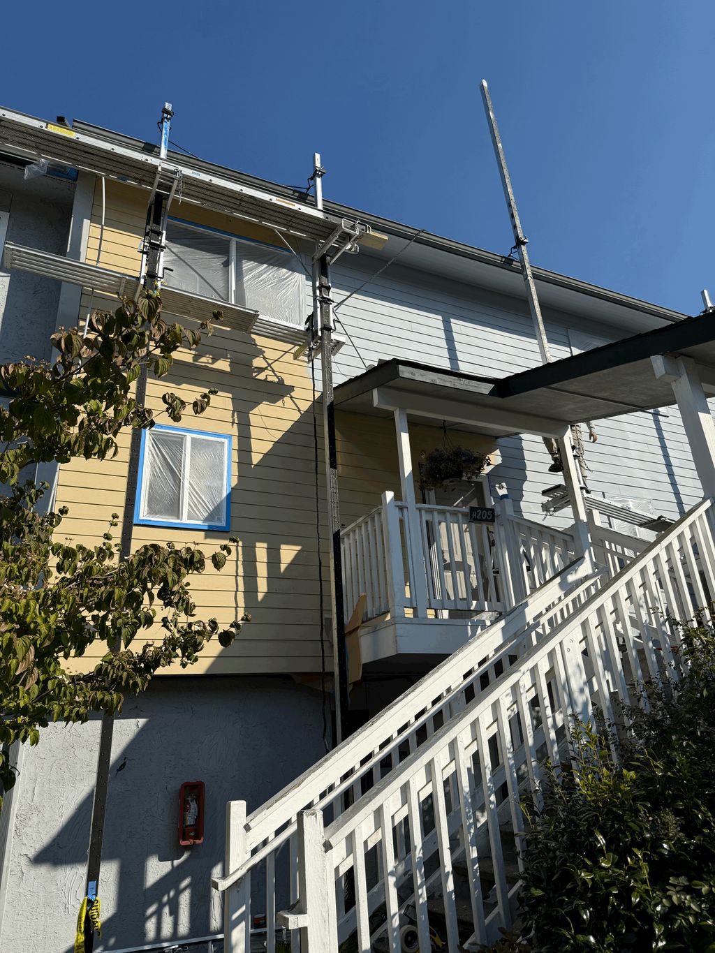 	Siding replacement in Everett. Old stucco cracked