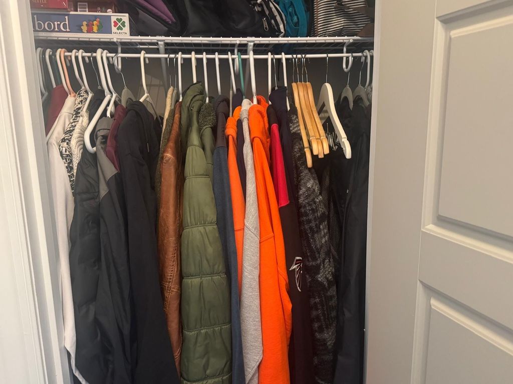 Closet shelving