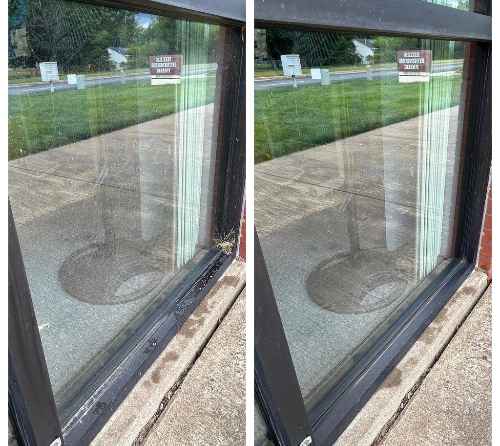 Storefront Window & Frame Cleaning
