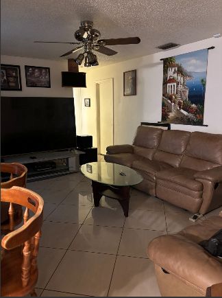Dust-free, stress-free! Your living room deserves 