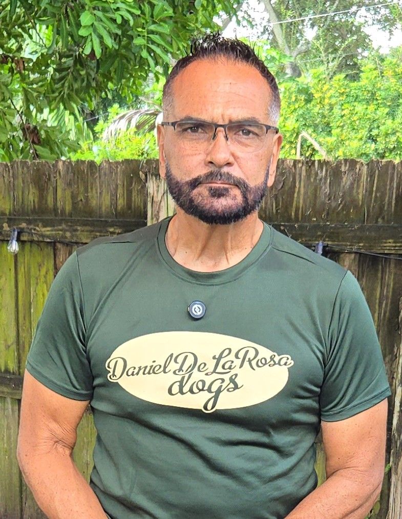 DanielDeLaRosaDogs.com
