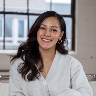 Avatar for Demi Chau Signing Services