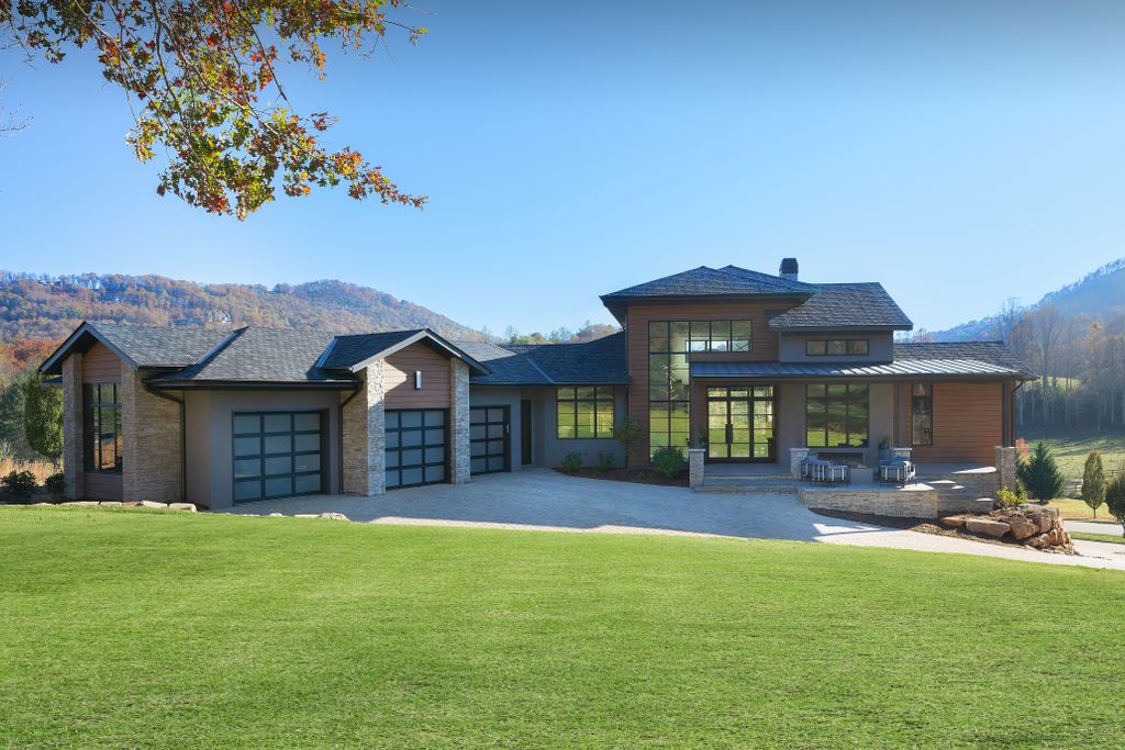 Hylander On Exterior 