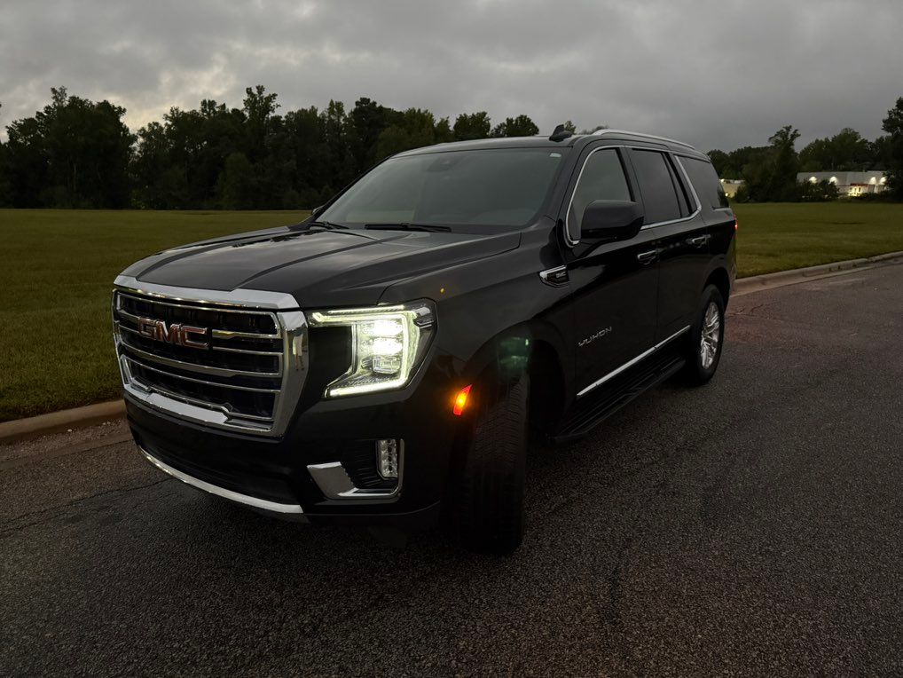 GMC Yukon SLT w/ Luxury Package