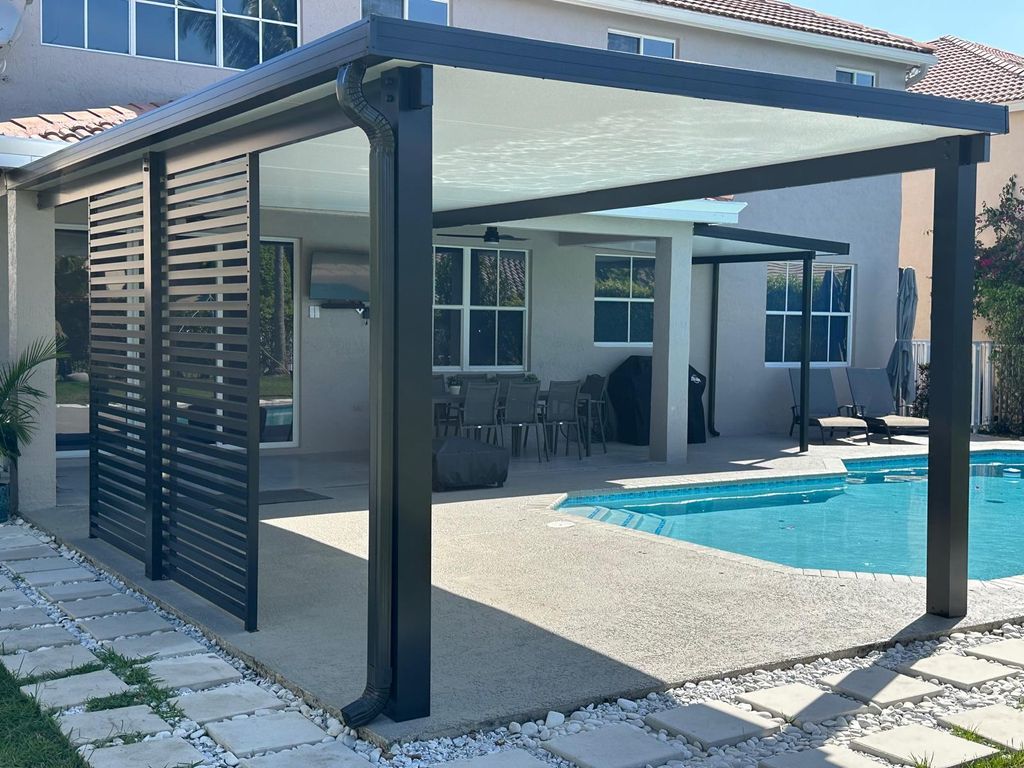 Elegant insulated aluminum roof with a modern acce