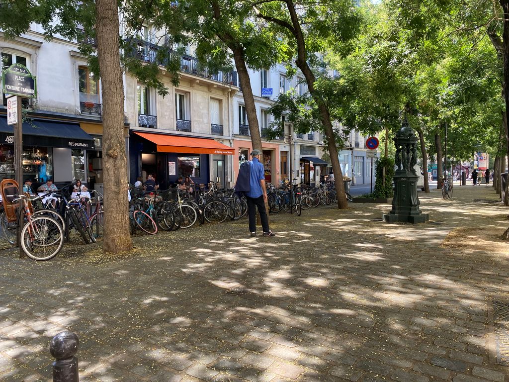 Paris, au mois d'août