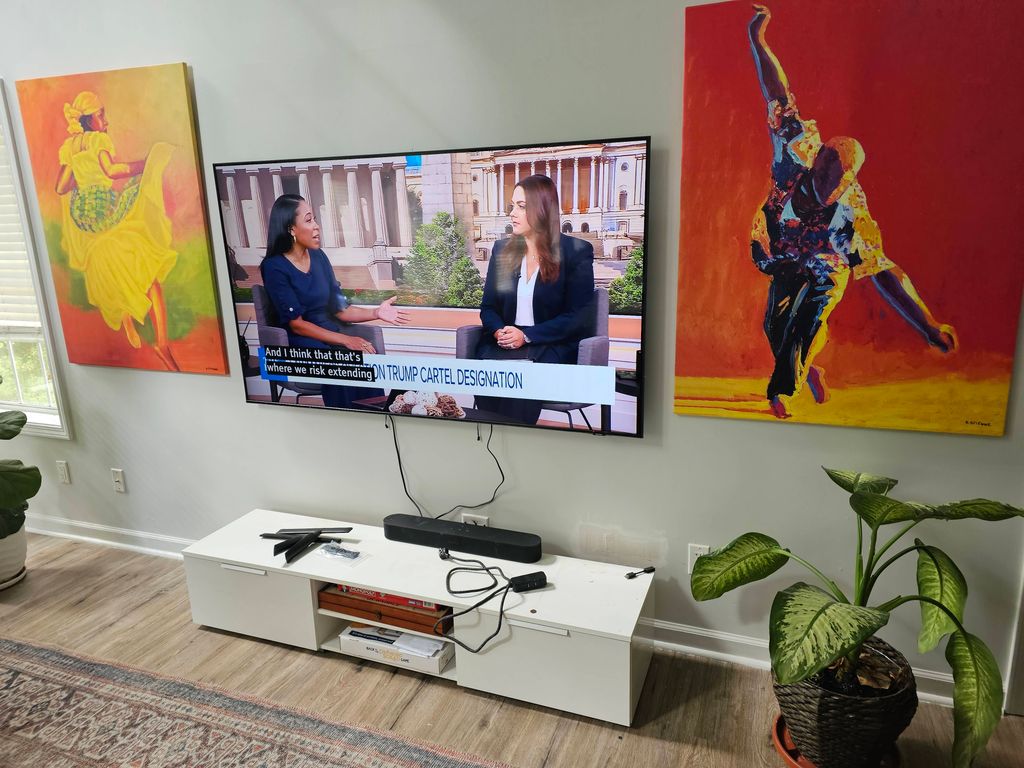Mount 85 inch TV