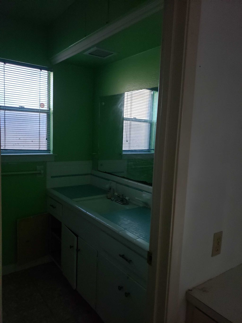 Before master restroom
