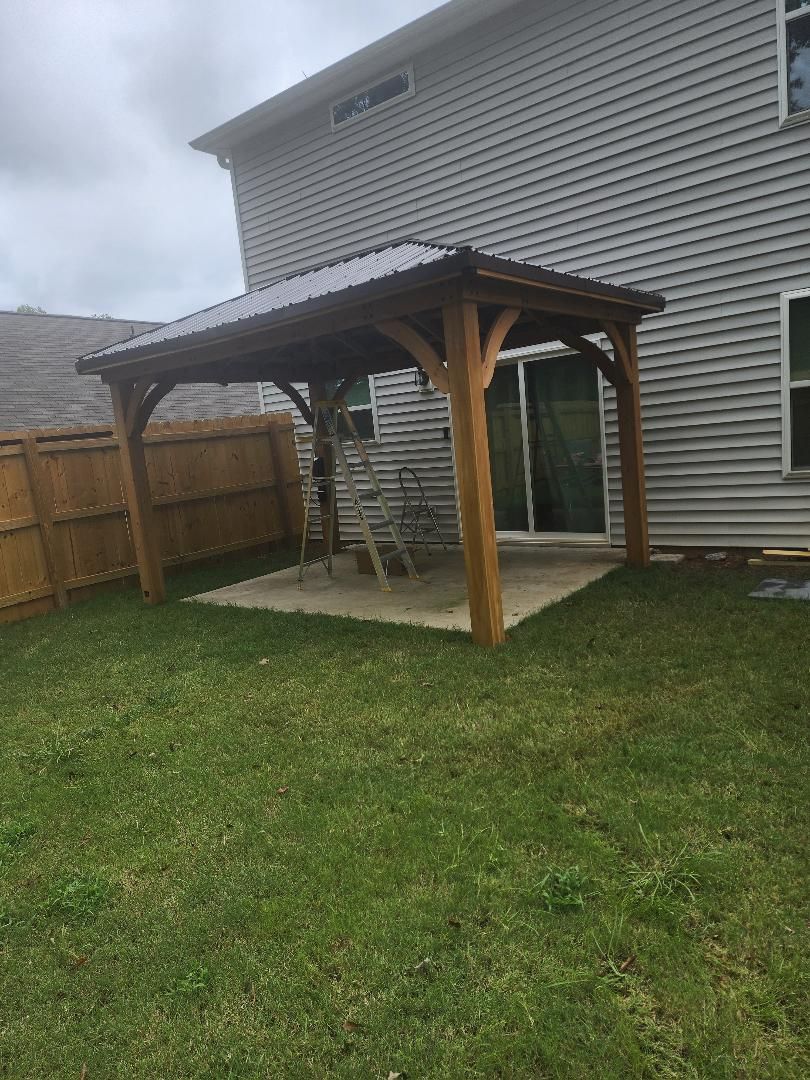 Installation Gazebo Backyard