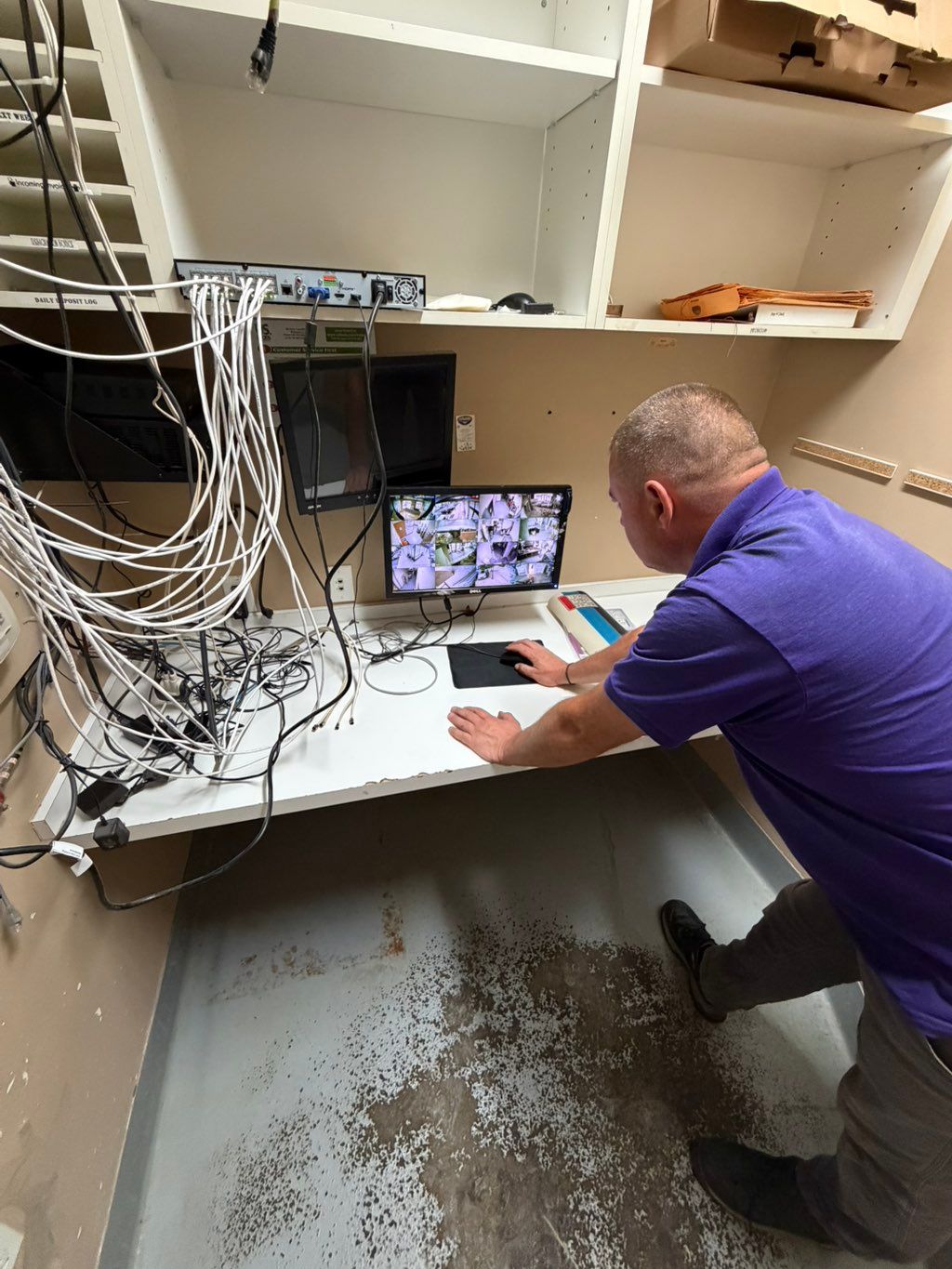 Installing 16 cameras at the Restaurant 