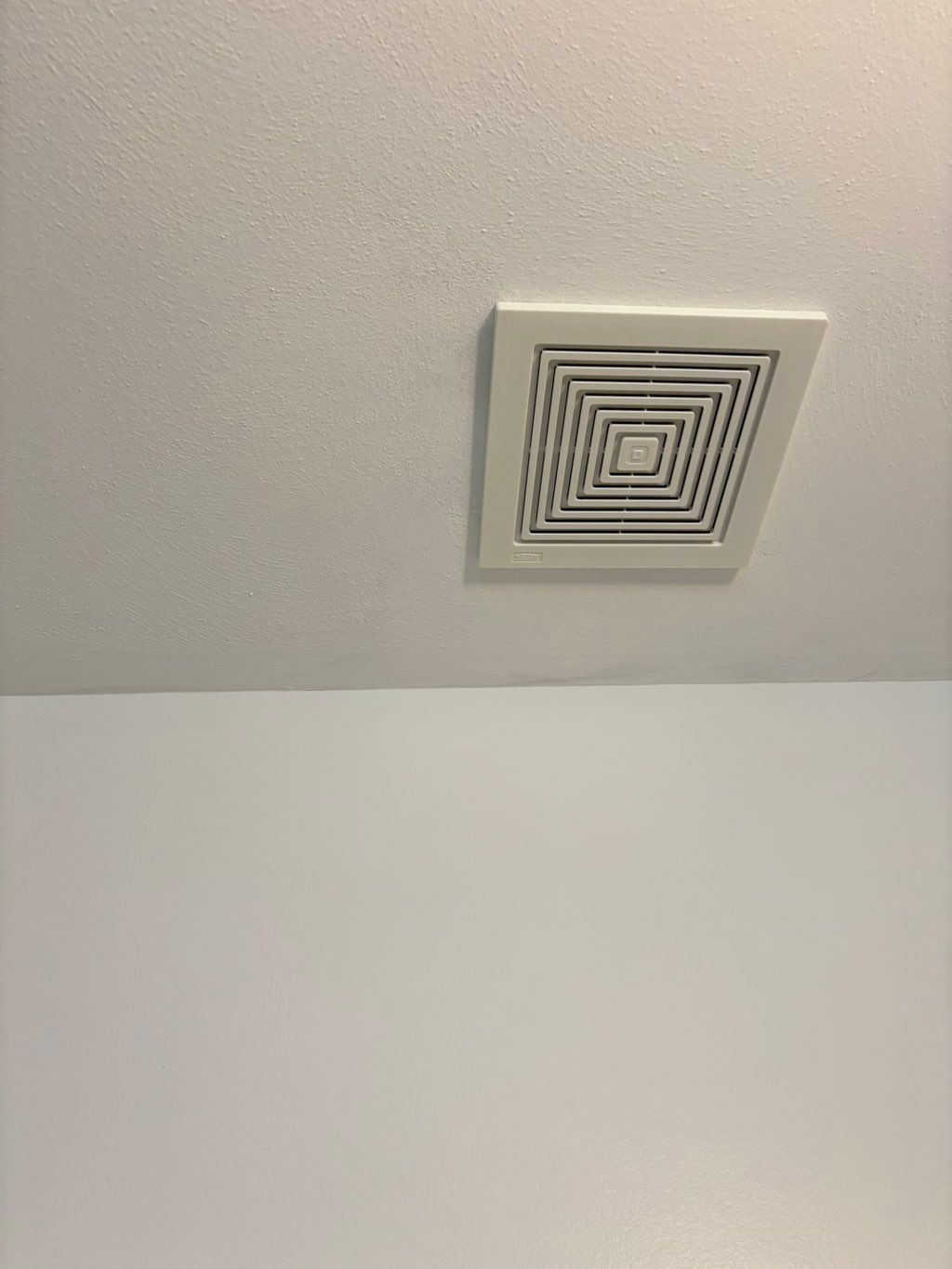 Outdated old exhaust fan working poorly 