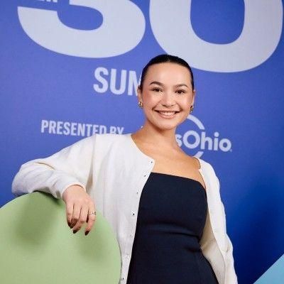 Avatar for Lauren Louie ( Social Media Expert)