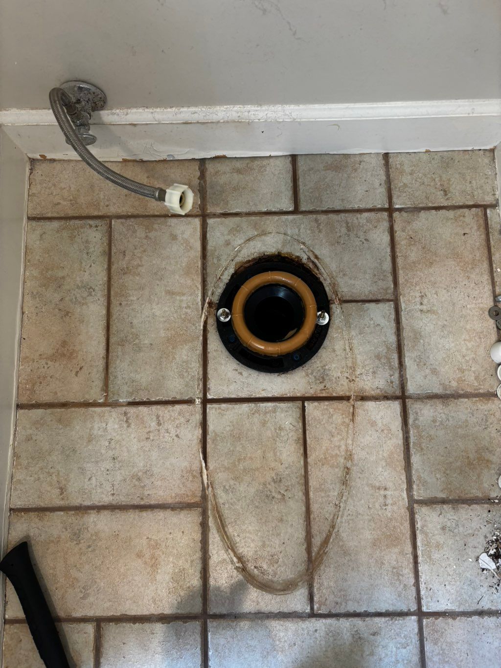 New flange & new wax ring looks so much better.. n