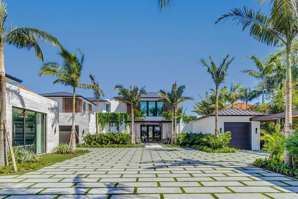 Paver Driveway Installation | Custom hardscape by 