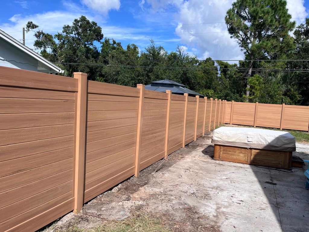 6' Cypress Horizontal Vinyl Fence