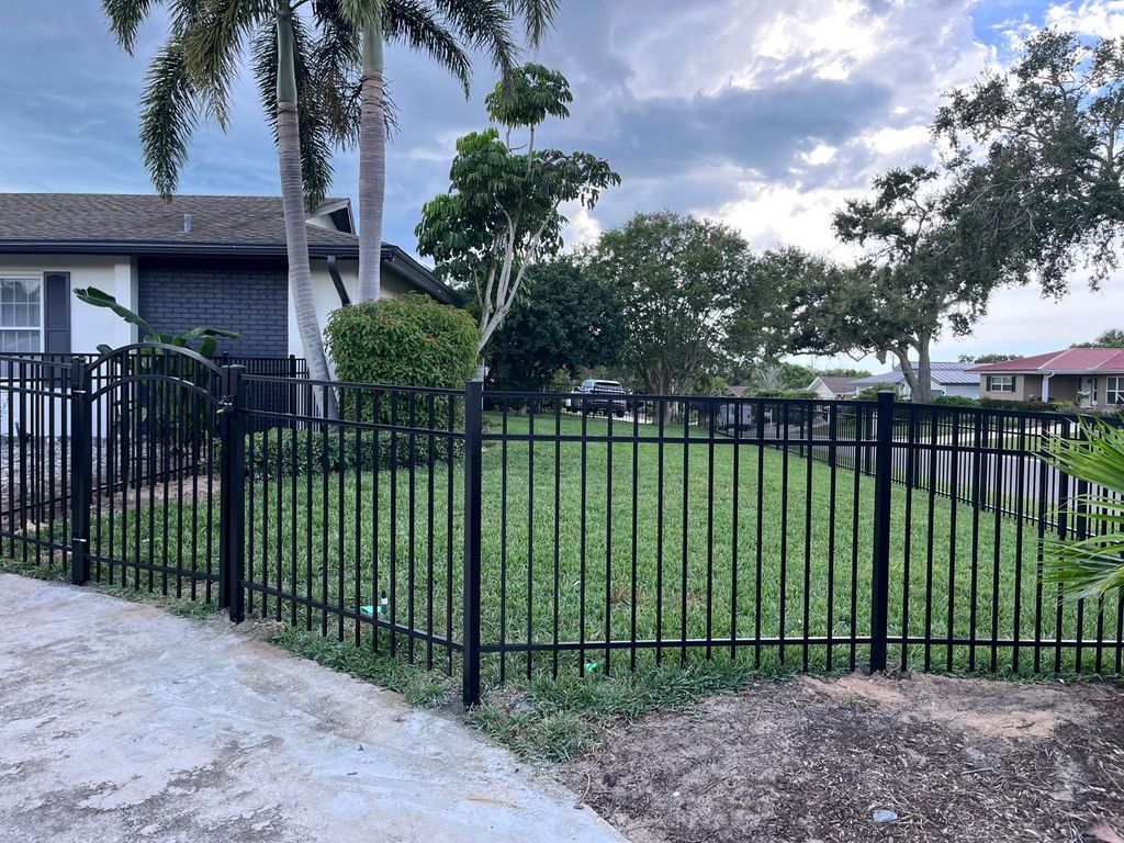 4' Black 3 Rail Aluminum Fence