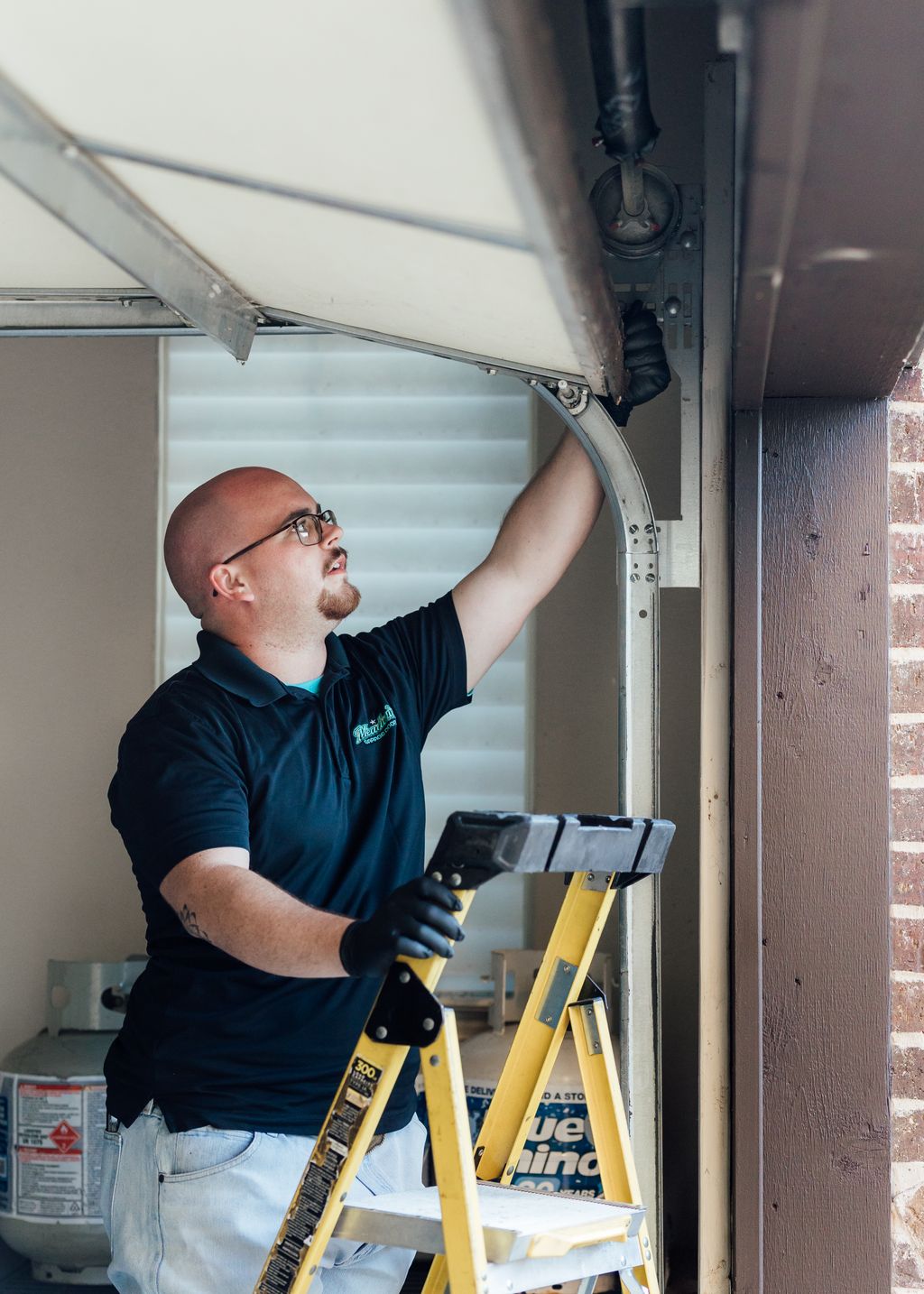 Cutter Helping a Customer