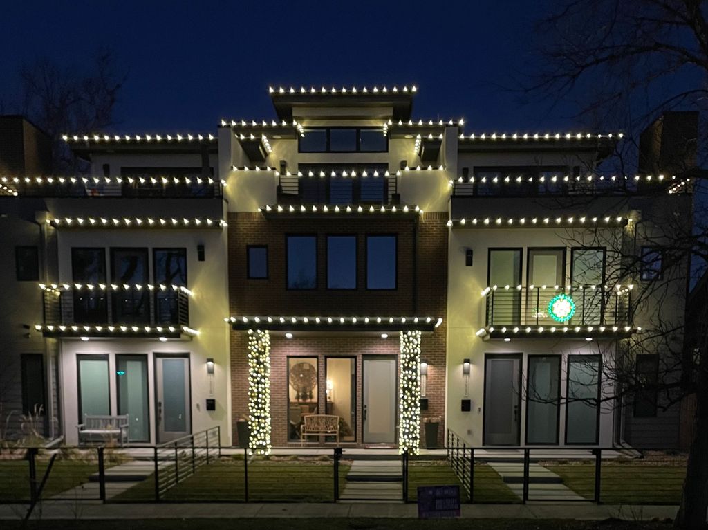 Triplex in Denver - Roofline and columns