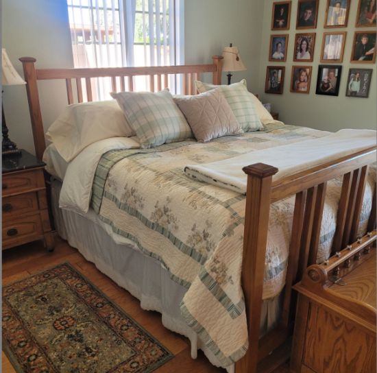 Clean room, cozy vibes! 🧺🛏
