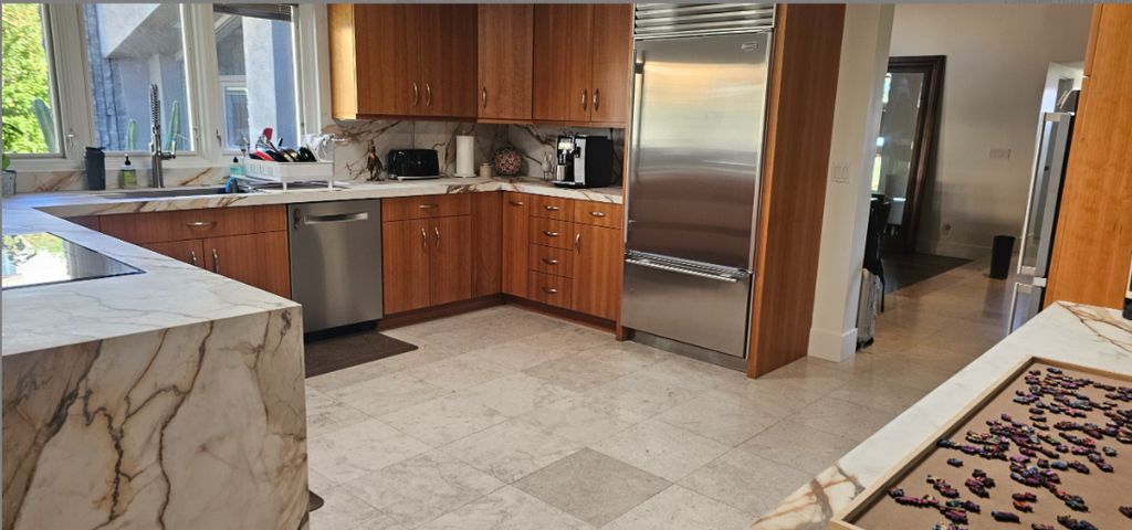 A sparkling kitchen makes cooking even more enjoya