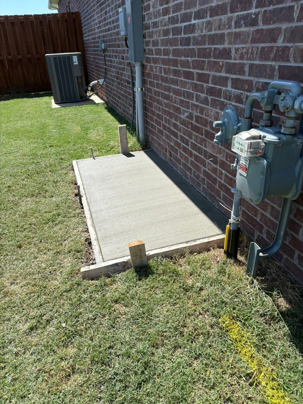 Trash bin slab 
