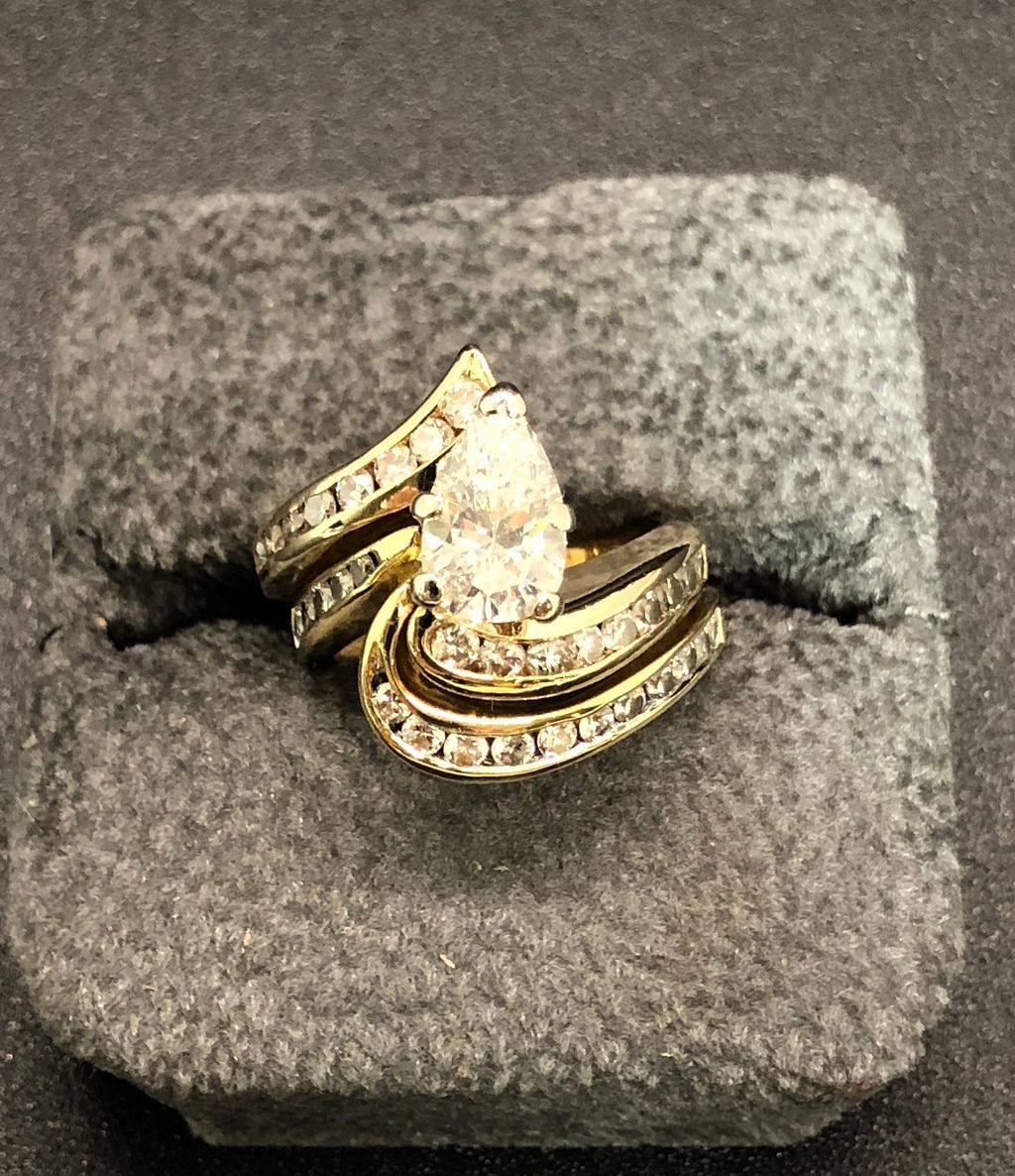 14 Karat Yellow Gold & Diamonds 