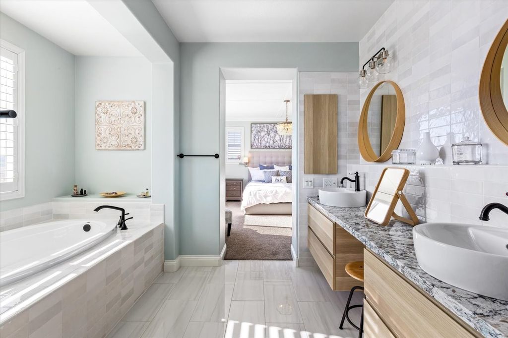 Complete master bath reno from the studs. All work