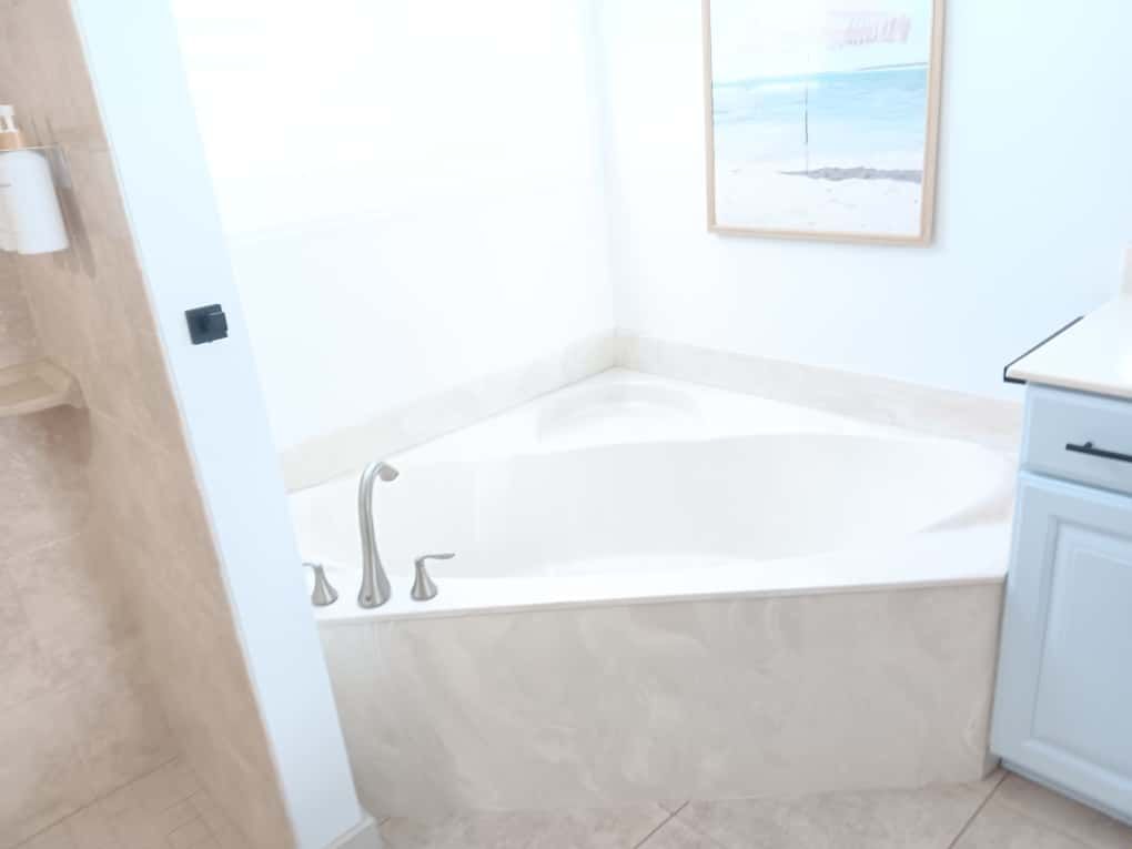 From soap scum to shine 💎🧼