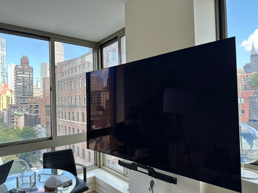 Tv mounting with hidden cables 
