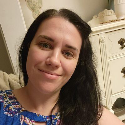 Avatar for Holly's Cleaning