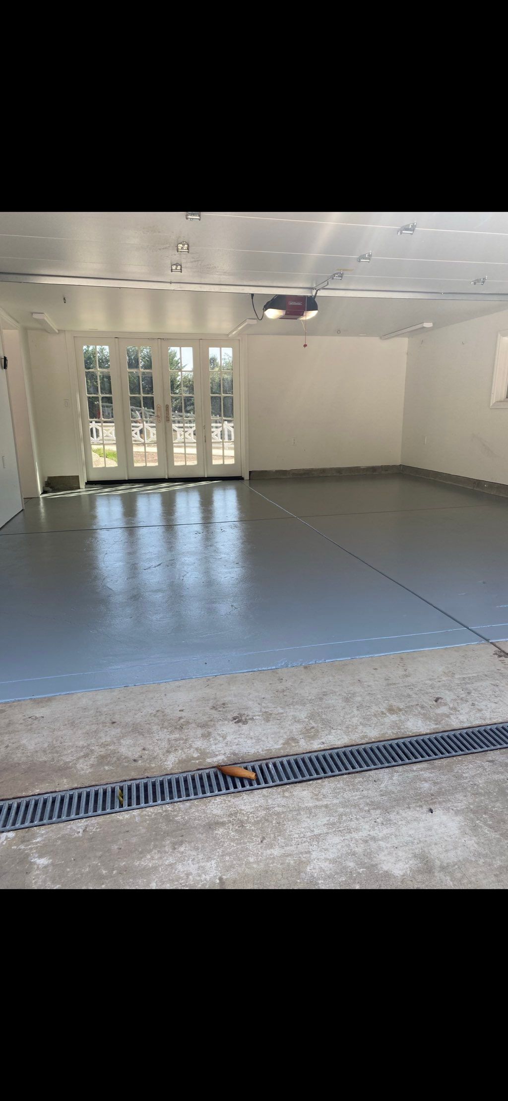Epoxied garage floor 