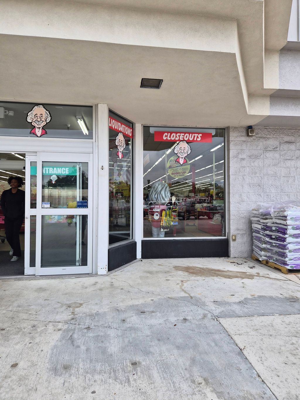 After the shine ✨ spotless mirrors! 🪞
