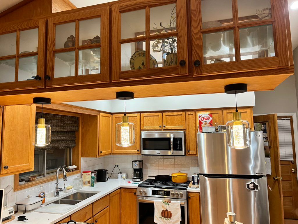 Under cabinet lighting 