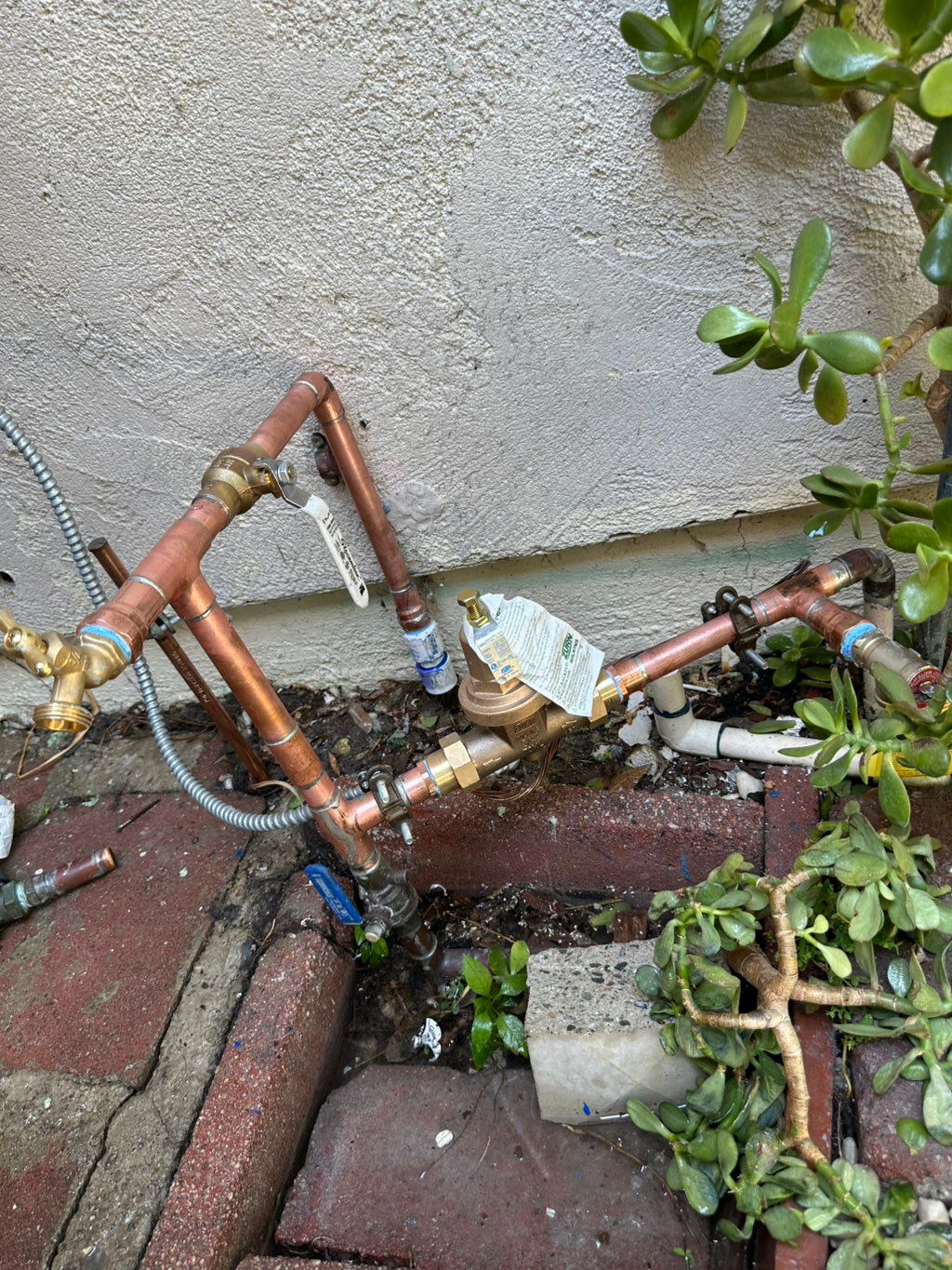 Install of water regulator and shut of valve for t