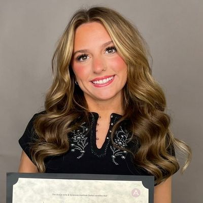 Avatar for Chloe veoukas hair