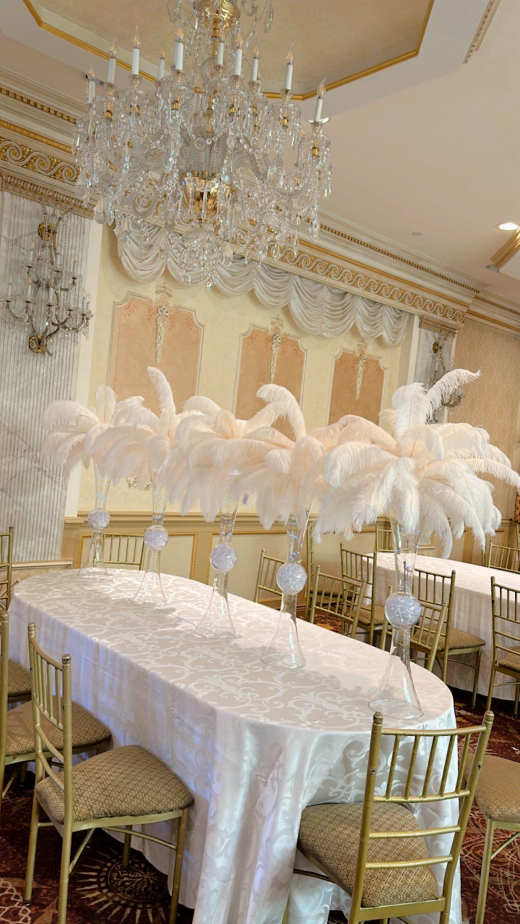 How beautiful are these feather centerpieces?