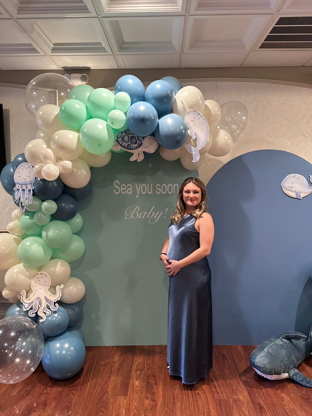 Beautiful mama to be 🤍