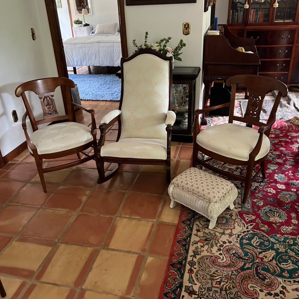 RAR Furniture & Design / The Pros Choice Est 1982