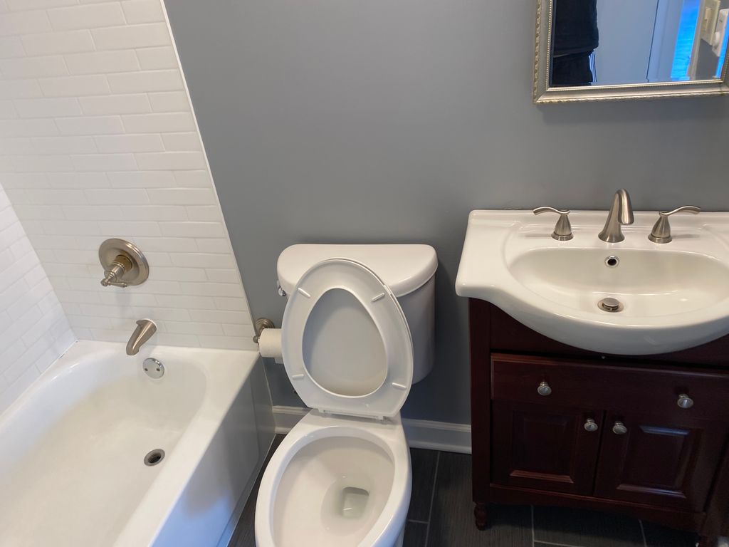 Bathroom Deep Cleaning