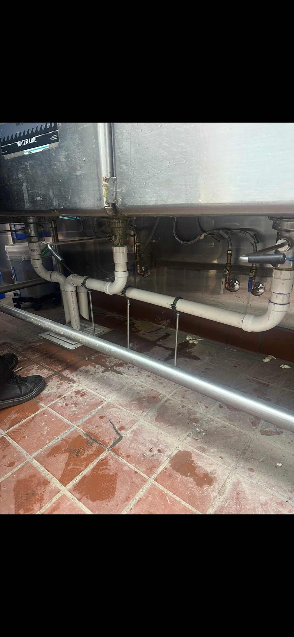 Commercial sink drain installation (PVC)