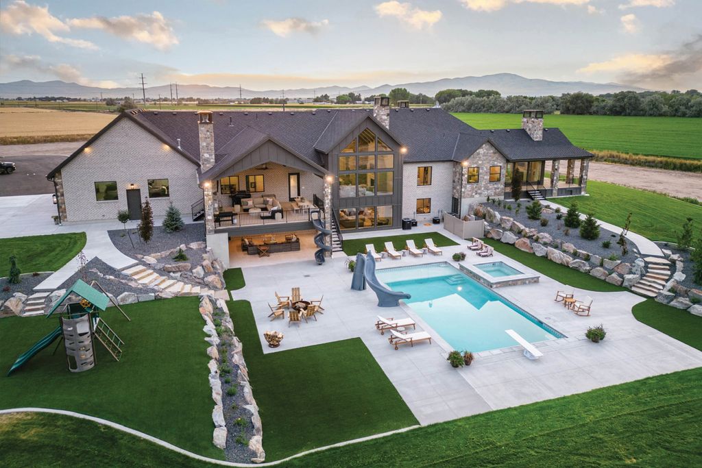 Residential Backyard - Farr West, UT