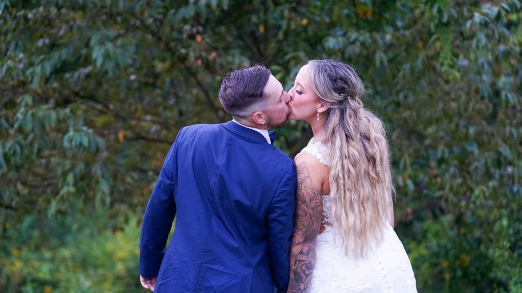 a kiss that connects from infinity and beyond 🫰🏾