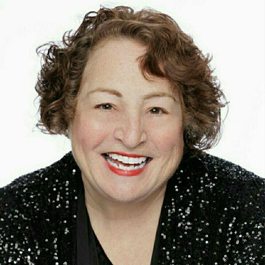 Comedy Magician & Mentalist Debbie Leifer