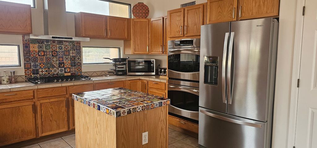 A clean kitchen, a happy home!
