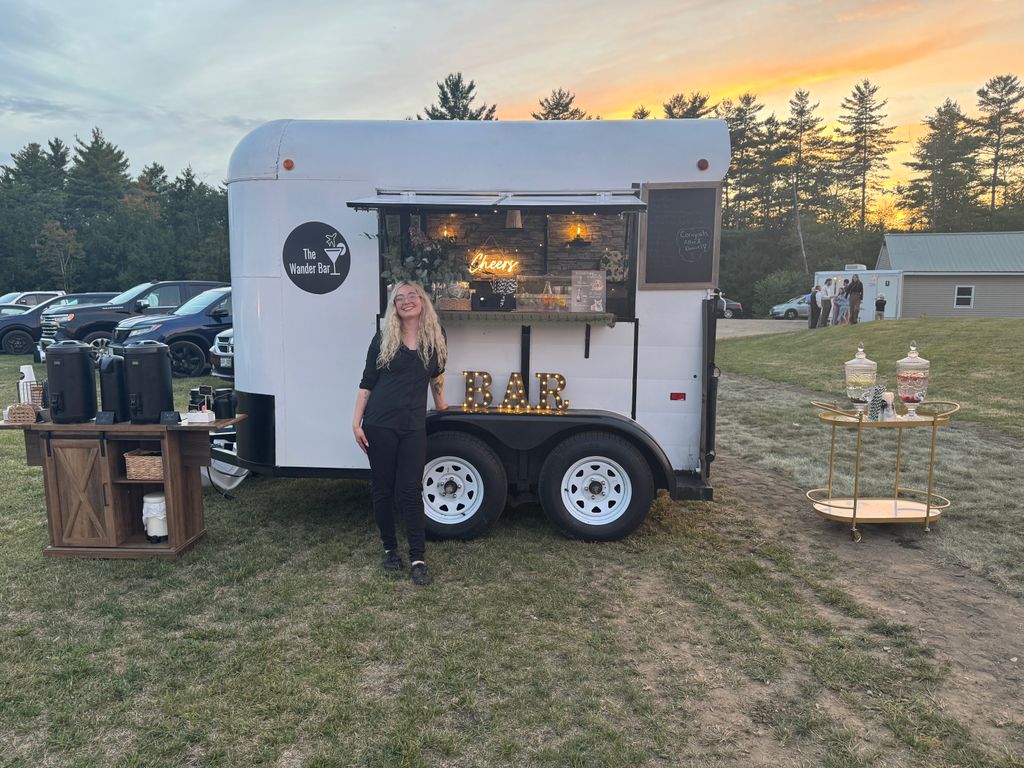Mobile Bar Trailer at outdoor Wedding Bar Service 