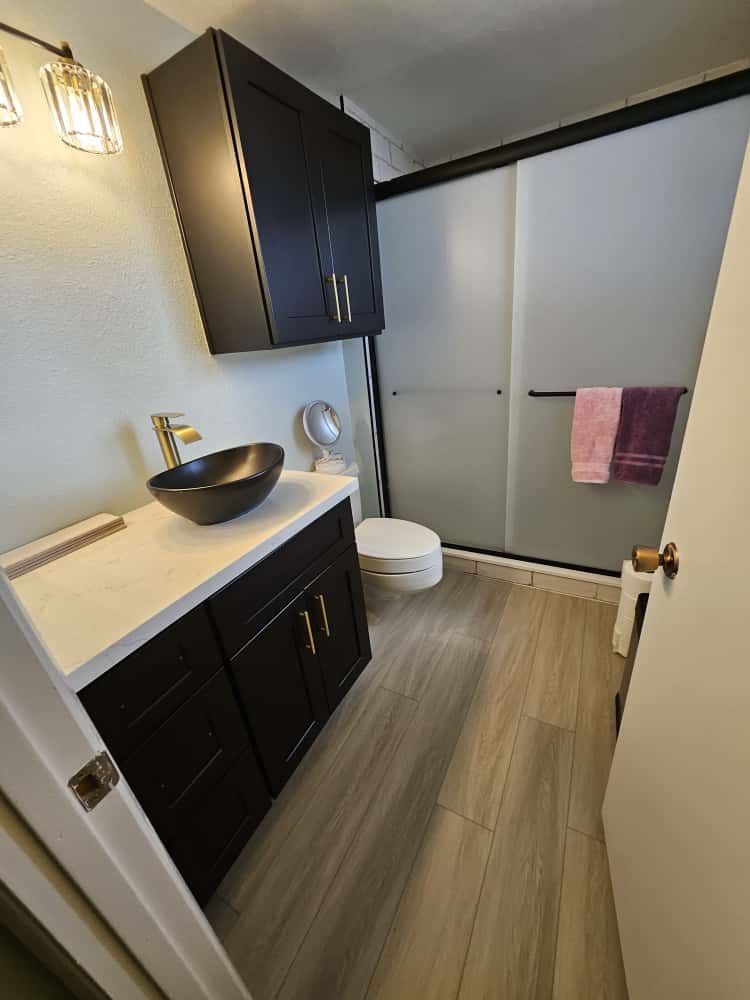 No grime, just shine! Your bathroom never looked t