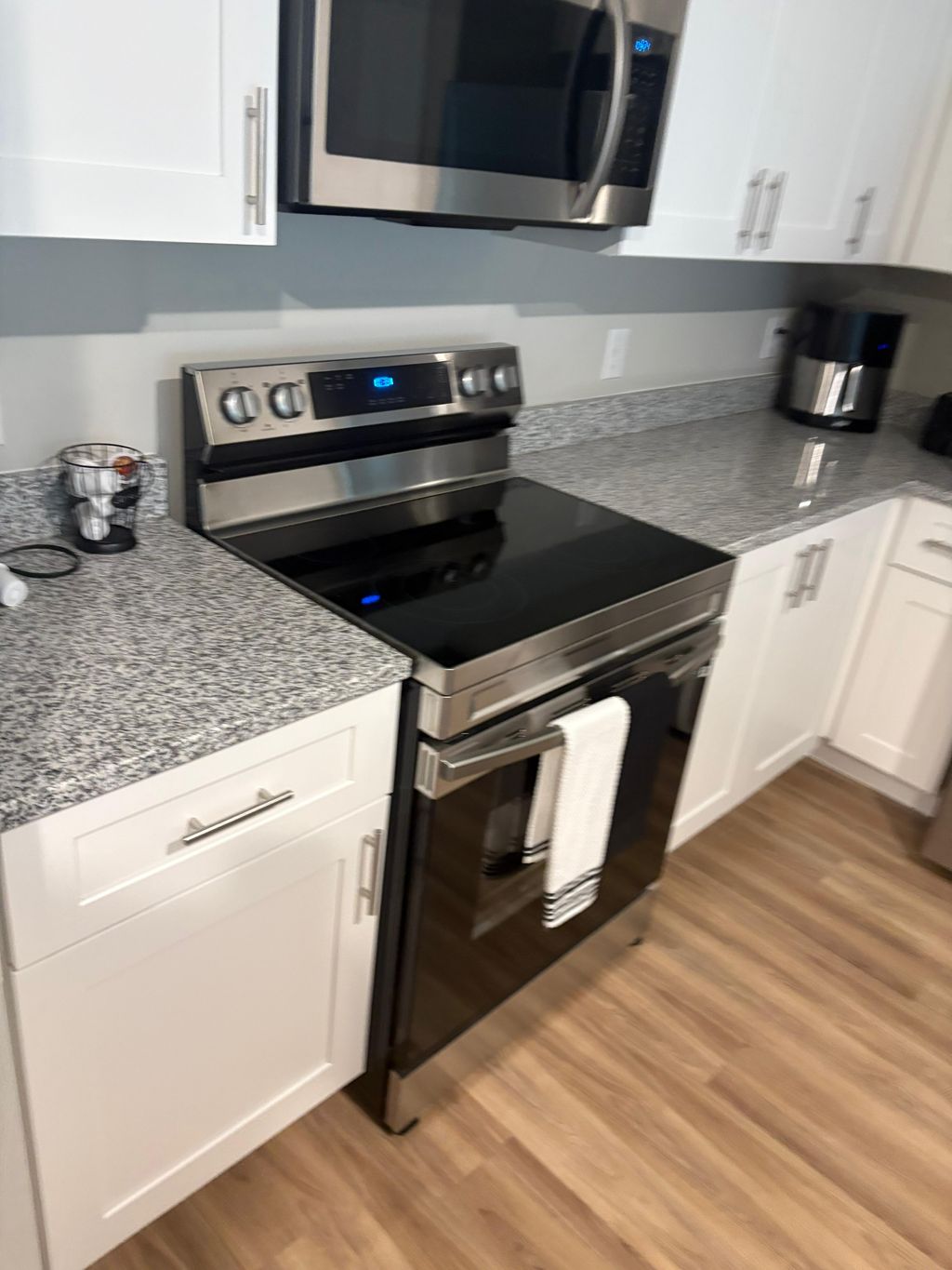 Clean counters clear mind 🧼💧