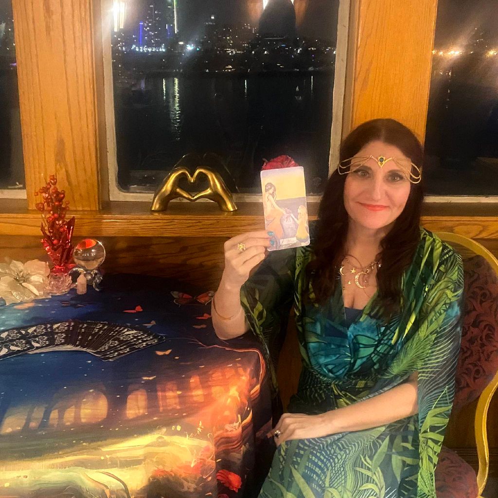 Holiday & Corporate Events ~Tara🙏🏼🔮✨️